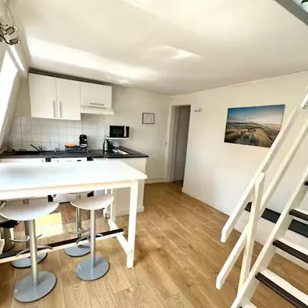 Moulin, Duplex Lumineux 4p Apartment